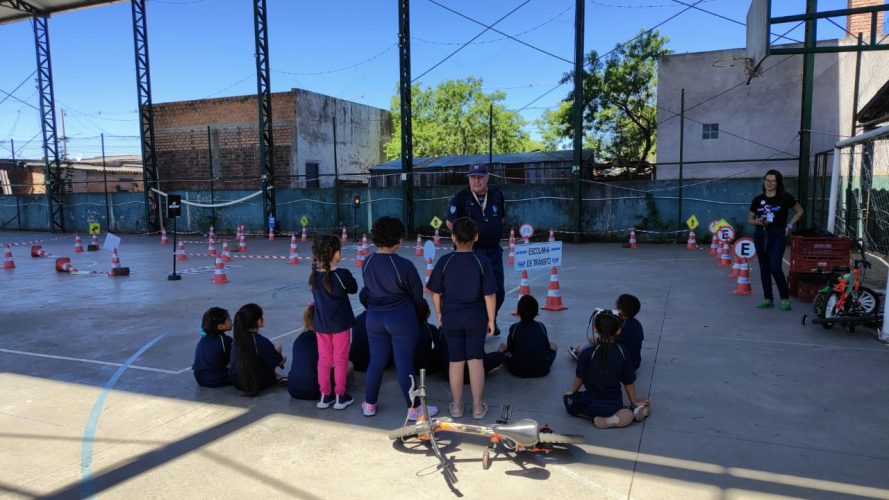 A Cidadania Começa na Escola: Escolinha de Trânsito Ensina Segurança de Forma Lúdica!